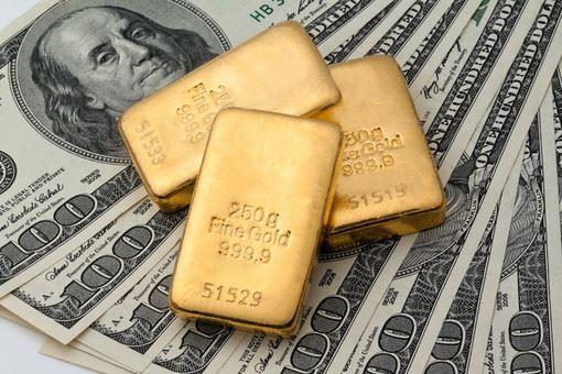 <br />
На фоне торговой войны: цена на золото побила шестилетний рекорд<br />
