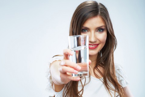 Целебный источник — вода: сколько и как ее пить?