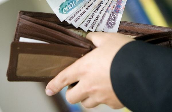 <br />
Сбербанк выяснил, сколько россиян живут «от зарплаты до зарплаты»<br />
